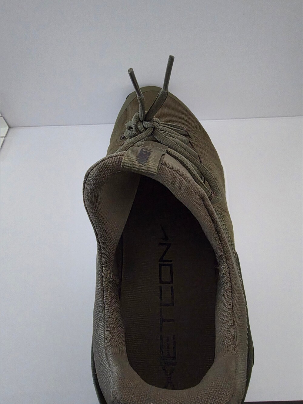 Men's Olive Green Lightweight Athletic Sneakers - Picture 4 of 4